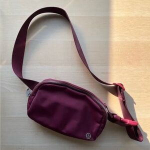 LULULEMON| EVERYWHERE BELT BAG
